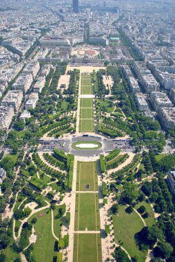Champ de mars, kuşlar görüntülemek eifell Kulesi, paris, Fransa