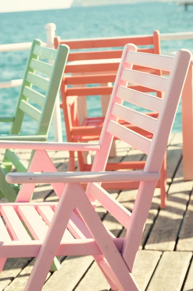Strandstoel op de ligplaats — Stockfoto
