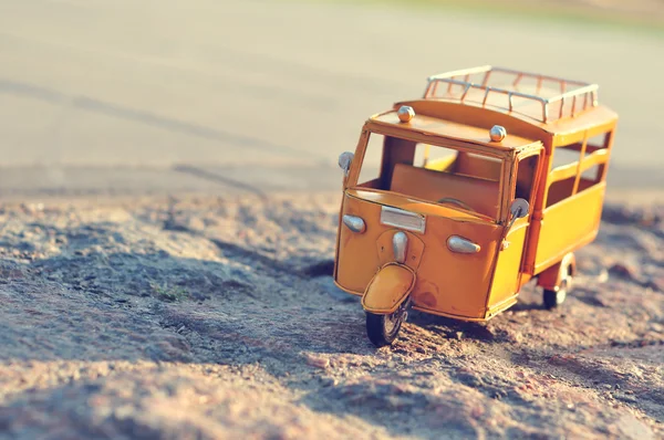 Spielzeugauto Tuk-Tuk-Taxi — Stockfoto