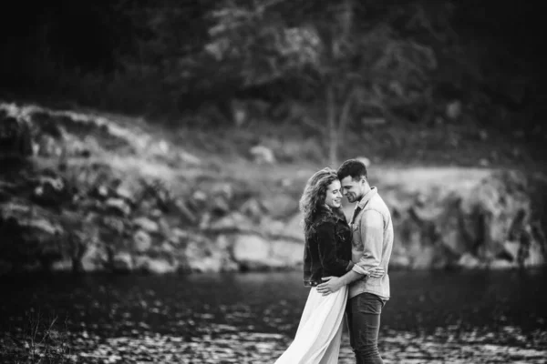 Beautiful Couple Background River Portrait Loving Couple Close — Stock Photo, Image