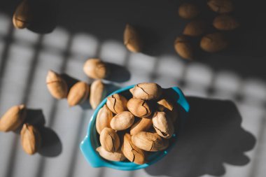 Hayat taze cevizlerle dolu