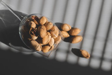 Hayat taze cevizlerle dolu