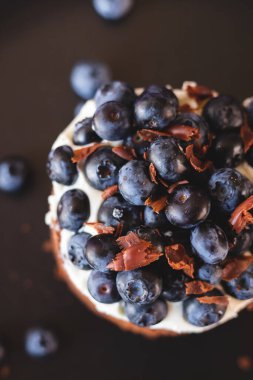 Yabanmersinli ve çikolatalı tatlı.