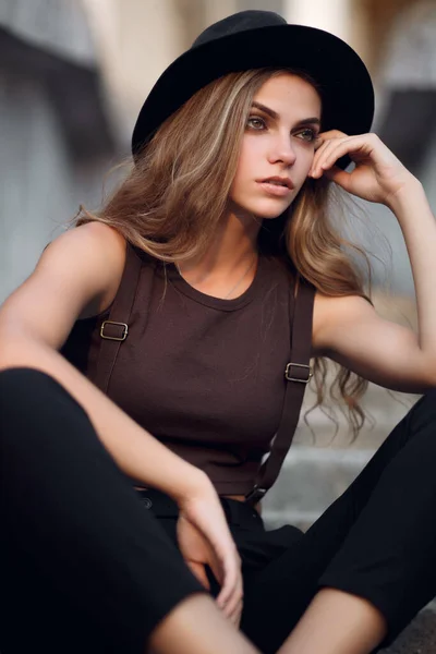 Closeup Fashion Woman Portrait Young Pretty Trendy Girl Posing City — Stock Photo, Image