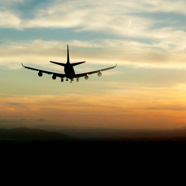 Пейзаж с самолетом
