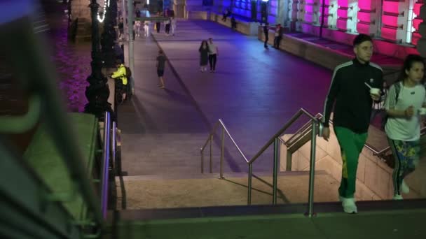 London September 2021 Menschen Auf Der Westminster Bridge Der Nacht — Stockvideo