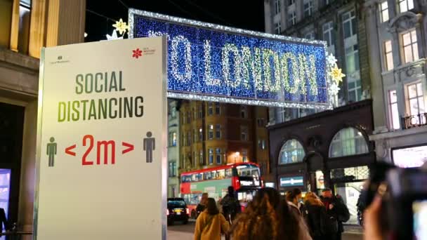 Лондон Ноября 2020 Года Ковид Социальный Знак Дистанцирования Оксфорд Стрит — стоковое видео