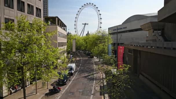 London Czerwca 2021 Widok Londyńskie Oko Tył Royal Festival Hall — Wideo stockowe