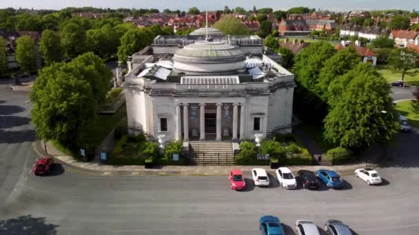 Port Sunlight Merseyside June 2020 Drone Shot Puling Away Main — стокове відео