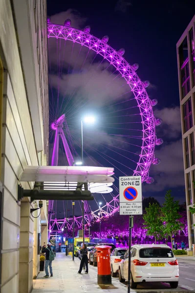 London May 2022 London Eye Illuminated Purple Next County Hall — Stock Fotó