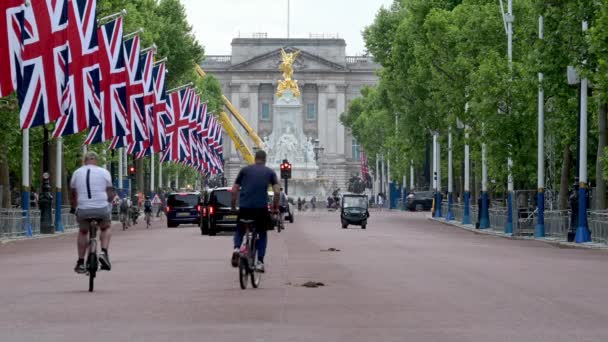 Londres Mai 2022 Cyclistes Circulation Long Centre Commercial Vers Palais — Video