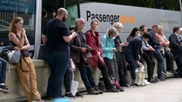 Londres Septembre 2022 Des Gens Attendent Dans File Attente Pour — Video