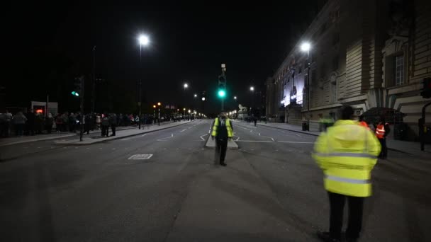 Londýn Září 2022 Načasování Stráží Správců Westminsterském Mostě Noci Jako — Stock video