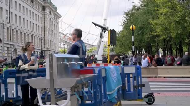 Лондон Сентября 2022 Года Водостанция Перед Лондонским Глазом Время Очереди — стоковое видео