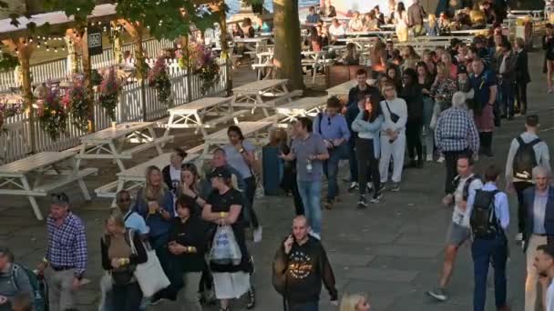 Londres Septembre 2022 File Attente Des Gens Déplaçant Lentement Long — Video