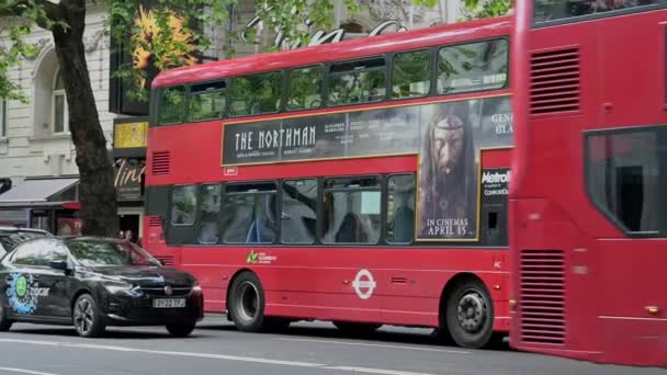 2022 버스와 앞에서 교통량 뮤지컬 — 비디오