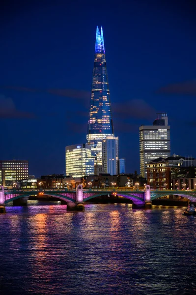 Londres Novembro 2020 Fragmento Ponte Southwark Iluminados Noite — Fotografia de Stock