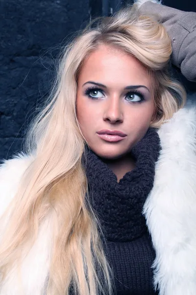 Beauty blond woman — Stock Photo, Image