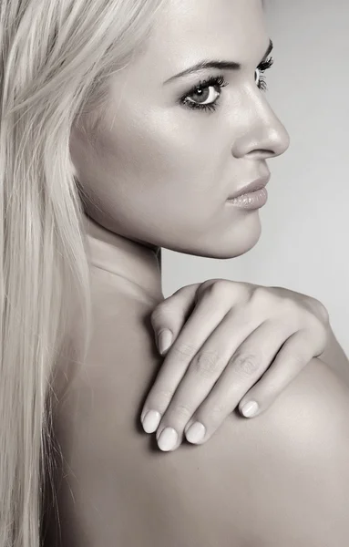 Sensuell vacker blond kvinna — Stockfoto
