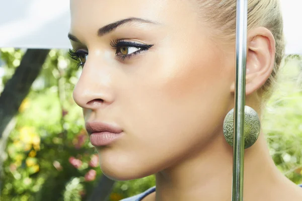 Beautiful blond woman with white umbrella. beauty girl. — Stock Photo, Image