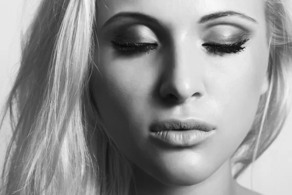 Close-up beautiful blond girl.beauty woman — Stock Photo, Image