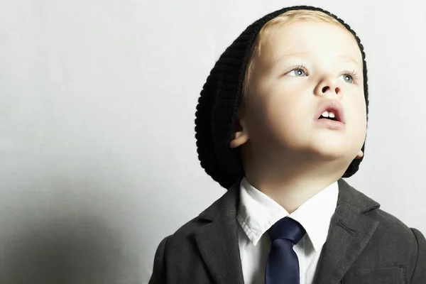 El chiquitín a la moda en tie.style el chiquitín. niños de moda — Foto de Stock