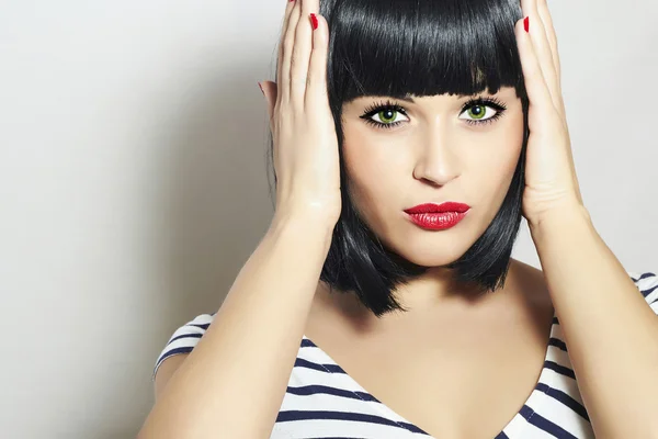 Beautiful Lovely Brunette Girl. Black Hair.Red Lips. Beauty Woman with Fringe.Red Manicure — Stock Photo, Image