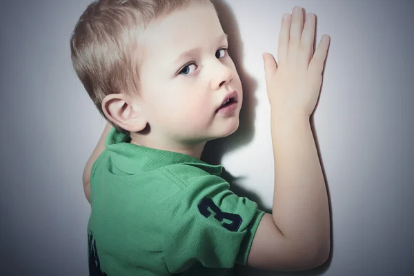 Child. Funny Little Boy. Fashionable Kid near the Wall — Stock Photo, Image