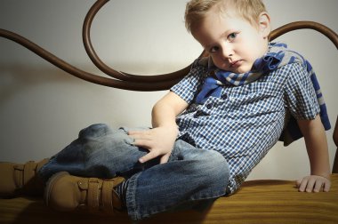 çocuk. yakışıklı küçük boy.fashion children.emotion.vintage mobilya