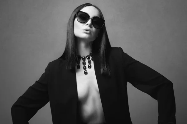 Fashion Portrait Beautiful Sexy Woman Sunglasses Jewelry Beauty Girl — Stock Photo, Image