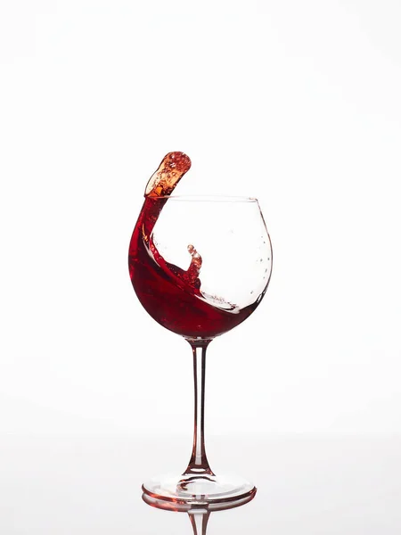 Glas Mit Rotwein Schönes Stillleben Weinglas Isoliert Auf Weißem Hintergrund — Stockfoto