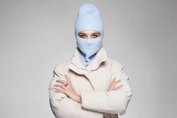 Menina Bonita Balaclava Azul Máscara Moda Mulher Bonita Moda Inverno — Fotografia de Stock