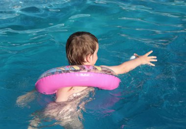 Yüzme Havuzu, çocuk