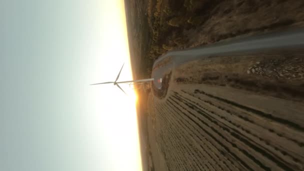 Dynamic Fpv Shot Eco Friendly White Operative Wind Turbine Generating — 비디오