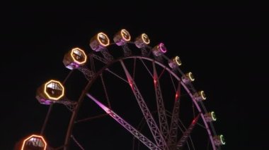 Barcelonetta 'daki Renkli Gece Eğlence Parkı' nın havadan görünüşü, Gece Eğlence Parkı.