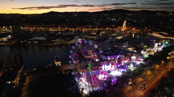 Вид Воздуха Красочный Ночной Парк Отдыха Barcelonetta Ночной Аттракцион Парк — стоковое видео