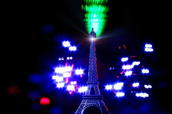 Pintura ligera-Mini torre Eiffel —  Fotos de Stock