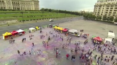 Holi renkler - havadan video