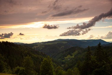 Kara Orman 'da gün batımı, Almanya, Mavi gökyüzü
