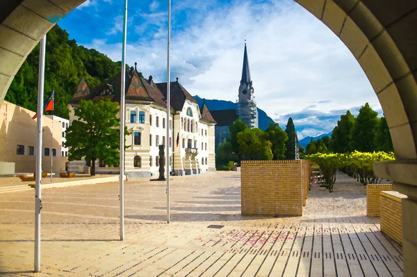 Akvarell Ritning Vaduz Stad Med Gamla Byggnaden Parlamentet Och Katedralen — Stockfoto