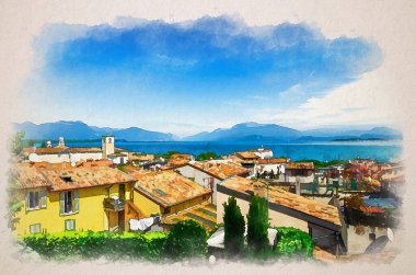 Desenzano del Garda şehrinin kırmızı kiremitli çatı binaları, Garda Gölü suyu, Monte Baldo dağ sıraları, Sirmione yarımadası, mavi gökyüzü, Kuzey İtalya