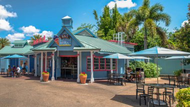 Orlando, Florida. 28 Eylül 2021. Seaworld 'deki Dondurma Salonunun panoramik görüntüsü (33).