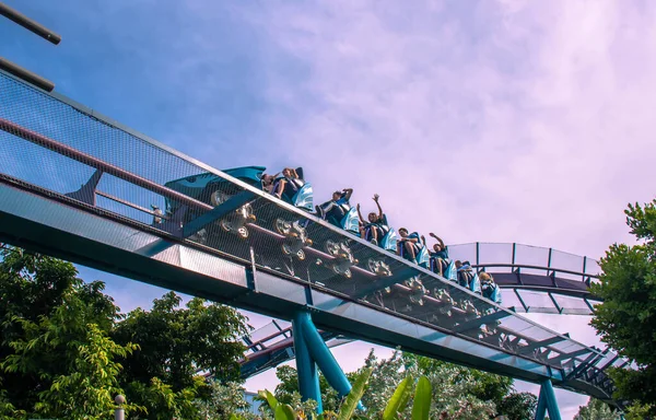 Orlando Florida September 2021 People Enjoying Terrific Mako Roller Coaster — Stock Photo, Image