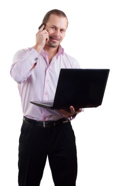 Pembe gömlekli ofis çalışanı