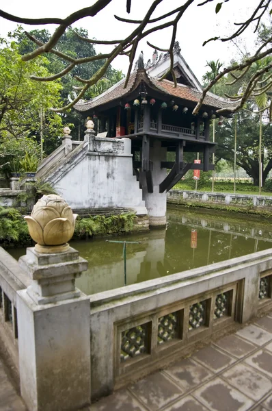 Den ene søjle Pagoda, Hanoi, Vietnam . - Stock-foto