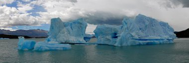 Lago argentino gölünün upsala buzul yakın buzdağı.