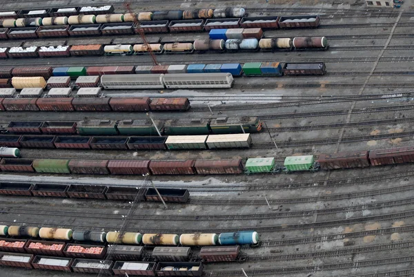 Vele wagons en treinen. Luchtfoto. — Stockfoto