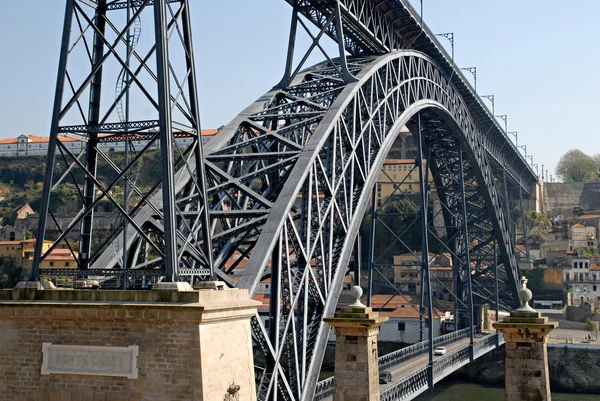 Brug van luis ik over de douro rivier, porto, portugal. — Stockfoto