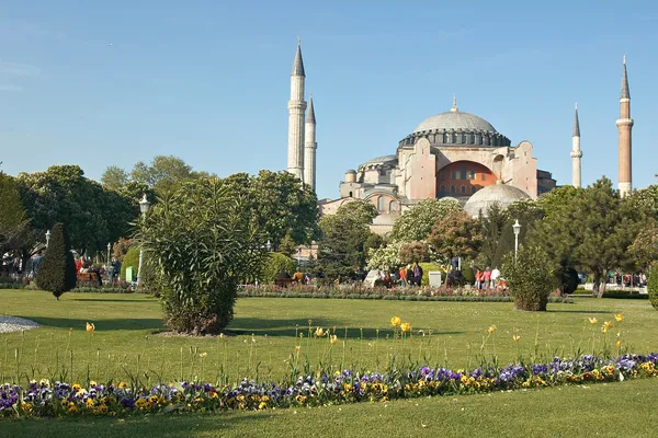 Slavný kostel svaté Sofie v Istambulu — Stock fotografie