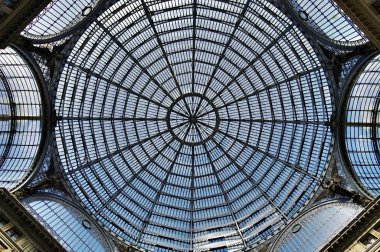 Alışveriş Merkezi - İtalyan tarzı. Galleria vittorio emanuele II. na